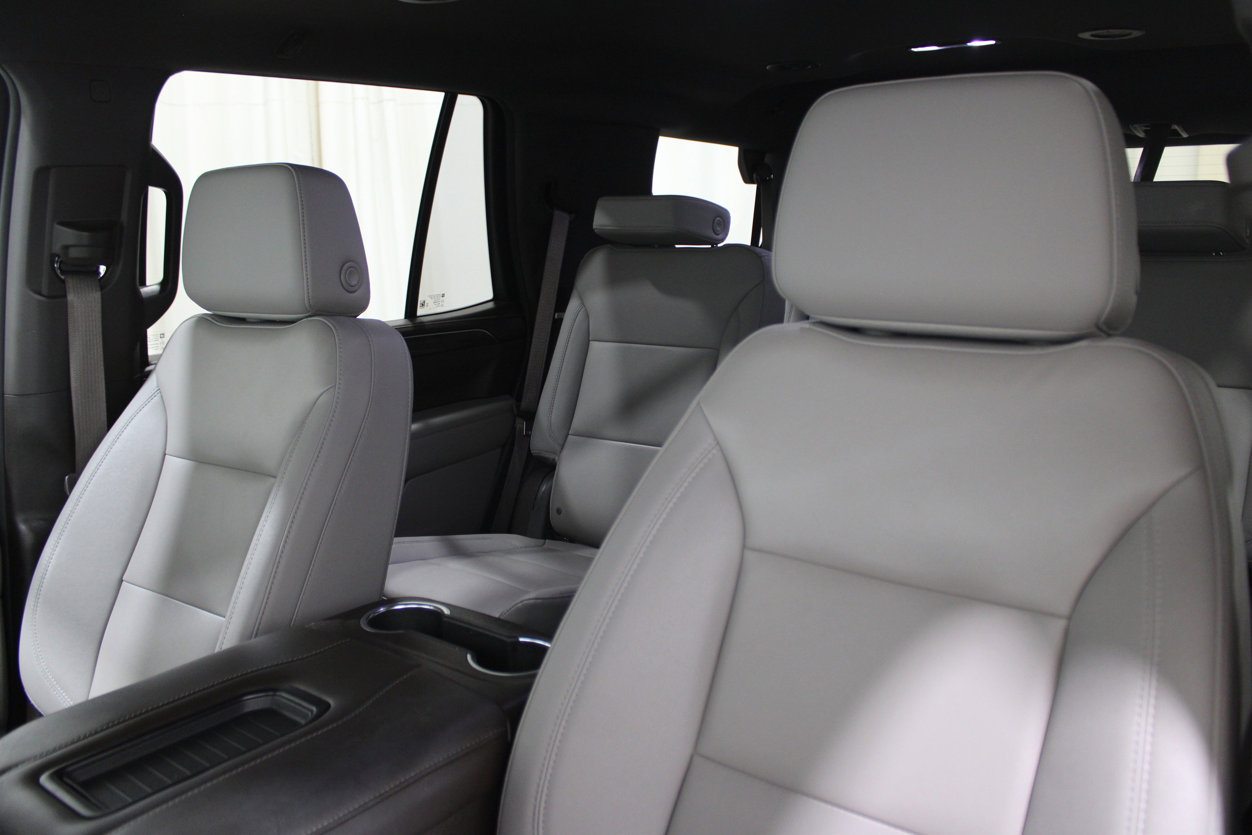 Used 2024 Chevrolet Tahoe LT w/ Luxury Package image 5