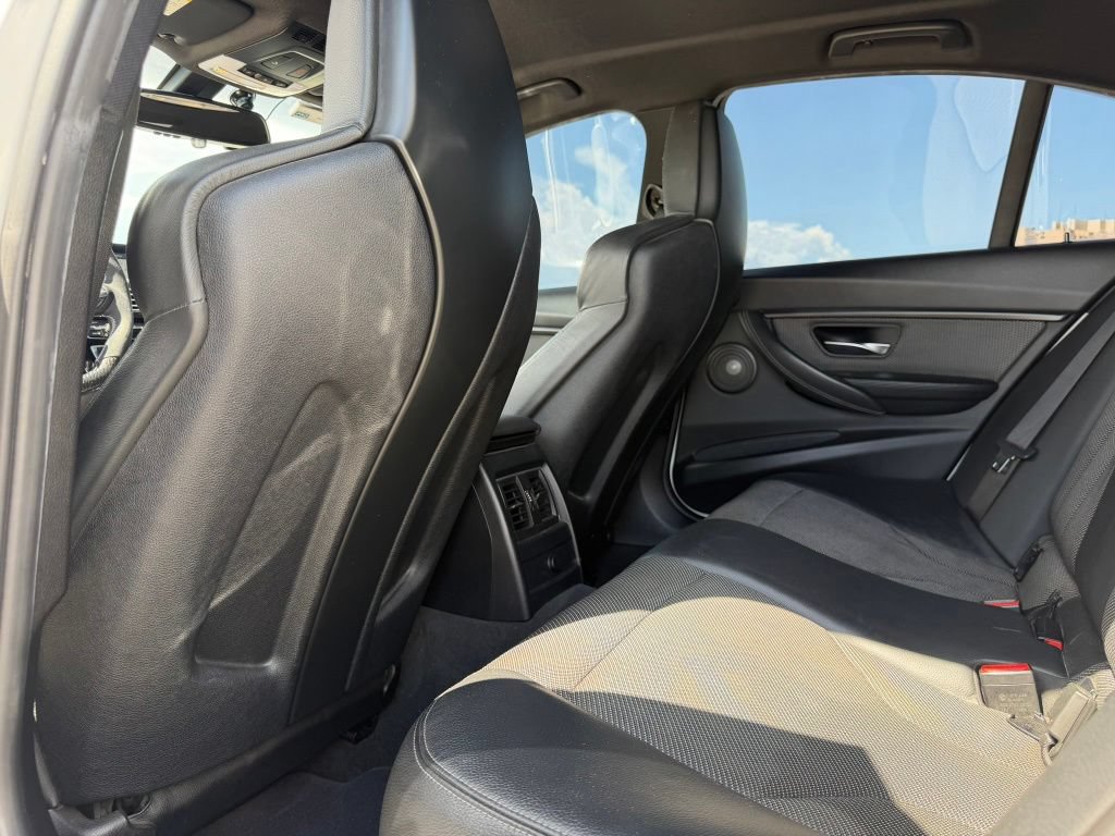 Used 2018 BMW M3 RWD image 45