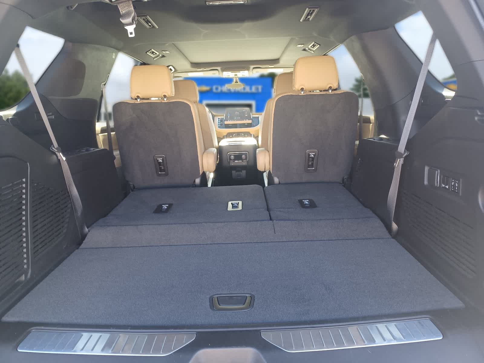 Used 2021 Chevrolet Tahoe Premier w/ Premium Package AWD/4WD image 26