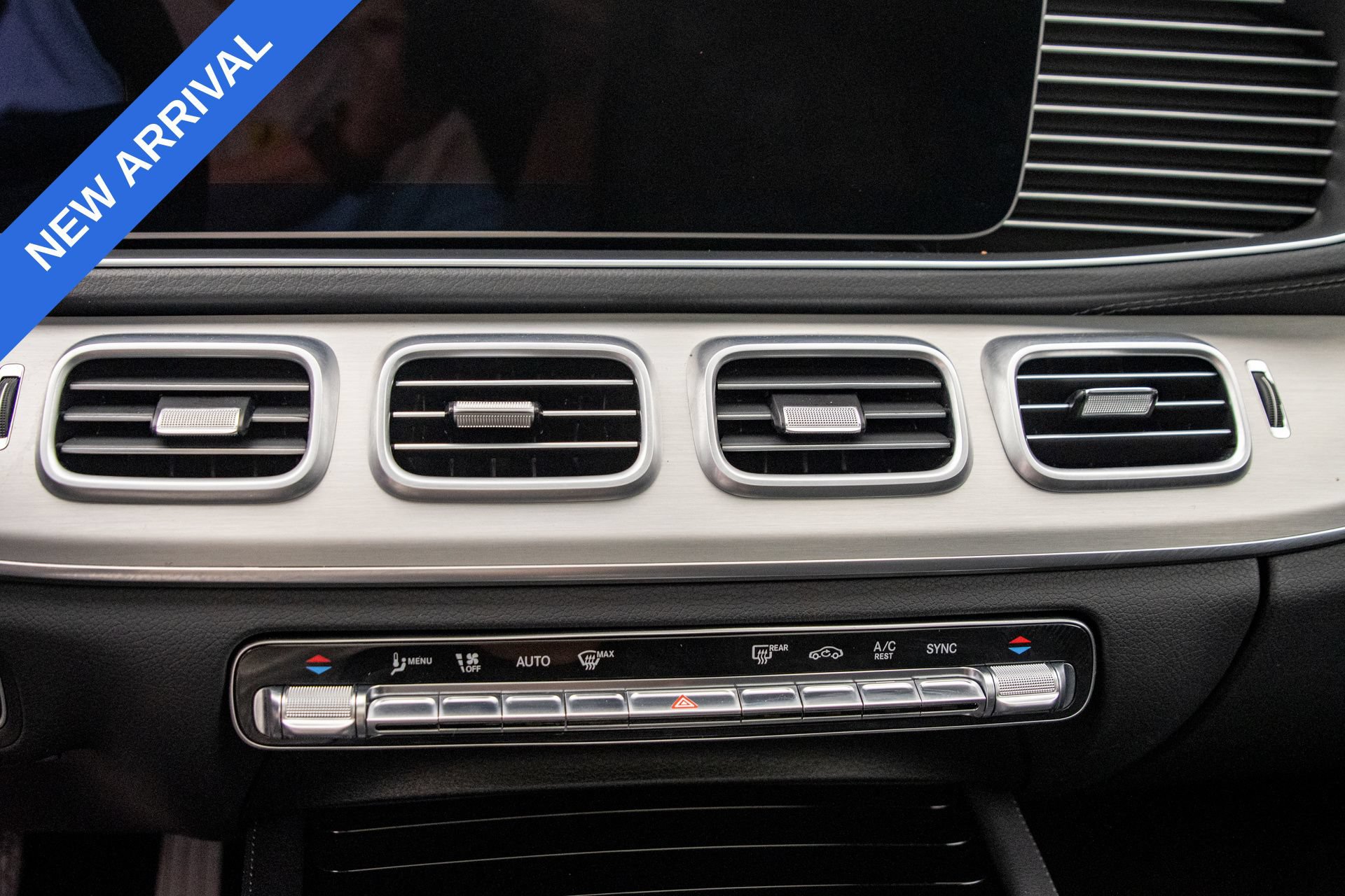 Used 2025 Mercedes-Benz GLS 450 4MATIC image 14