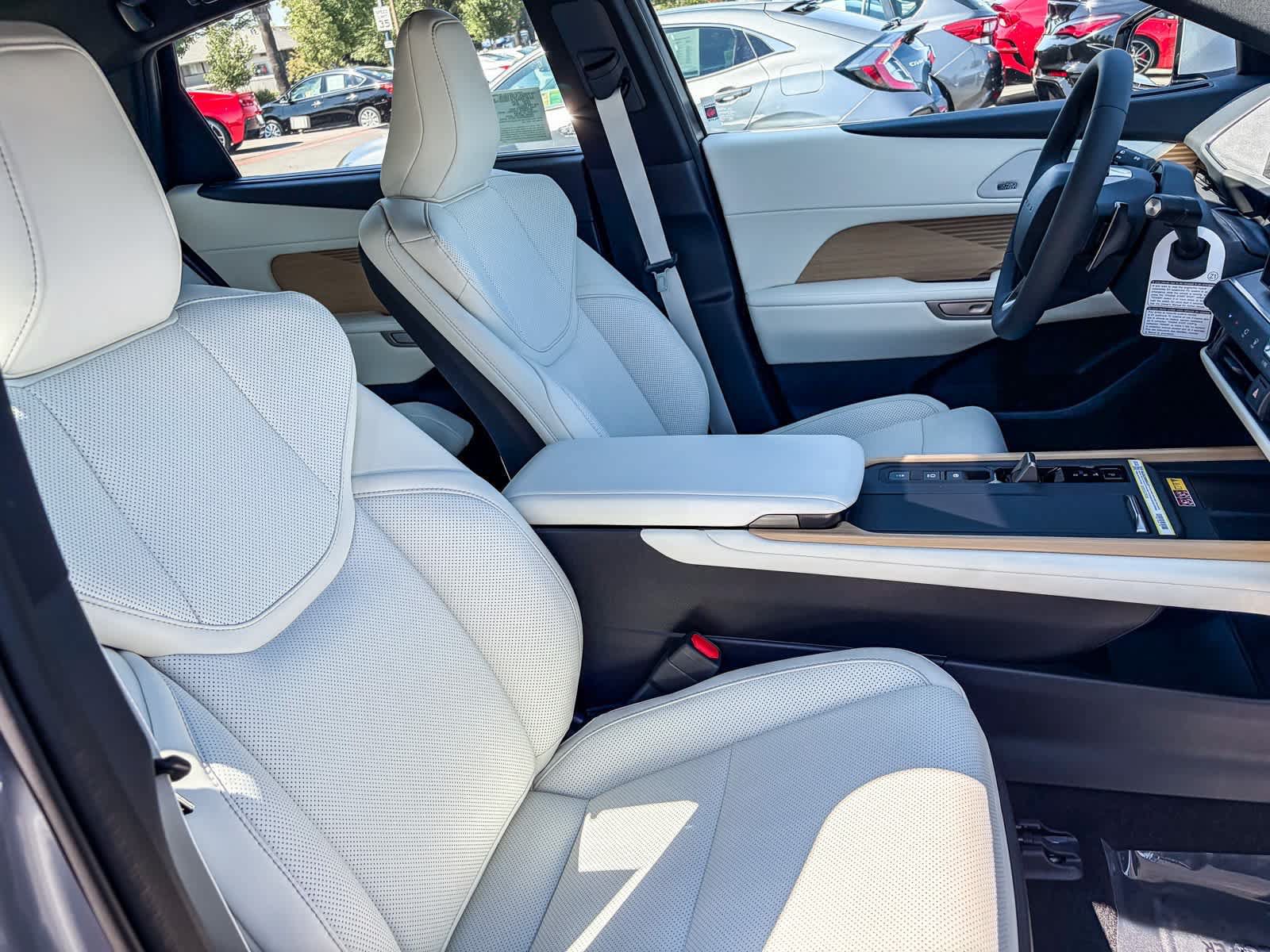 New 2026 Lexus ES 350e FWD image 17