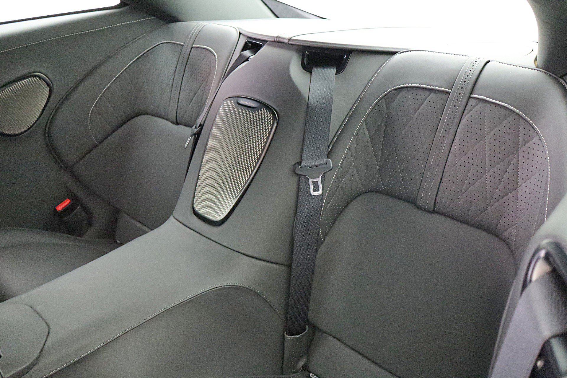 Used 2024 Aston Martin DB12 Coupe RWD image 27