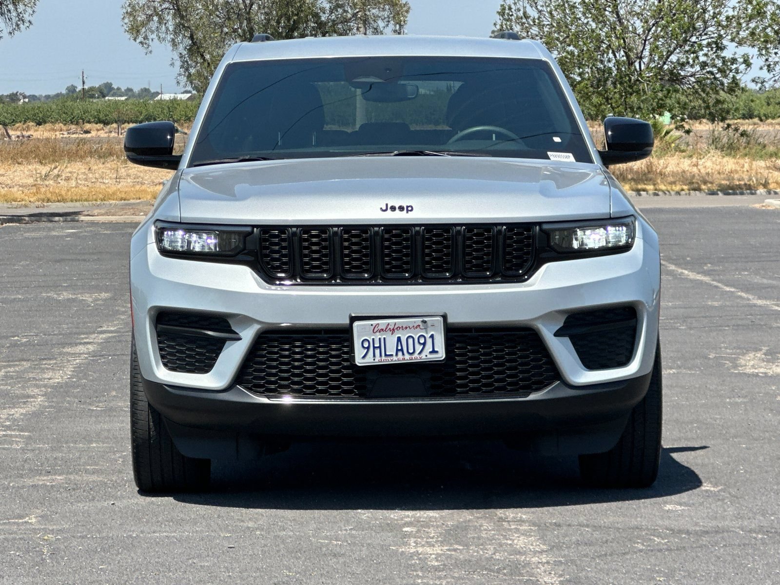Used 2023 Jeep Grand Cherokee Altitude RWD image 9