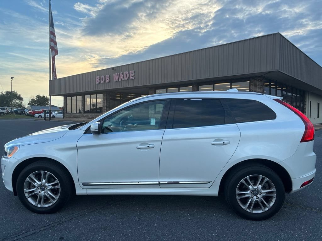 Used 2016 Volvo XC60 T5 Premier w/ Proximity Package