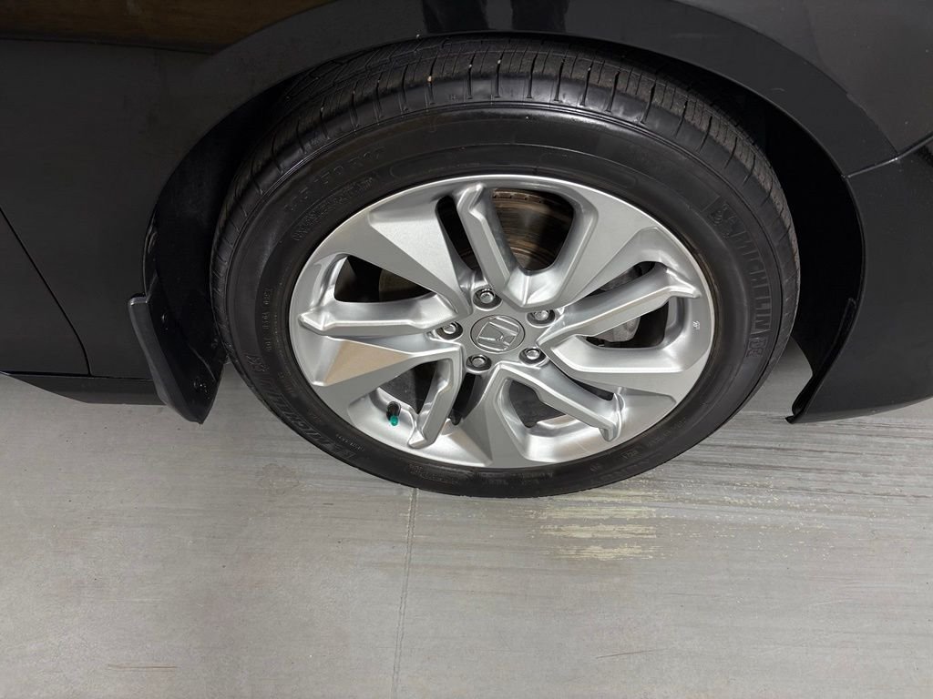 Used 2018 Honda Accord LX image 9