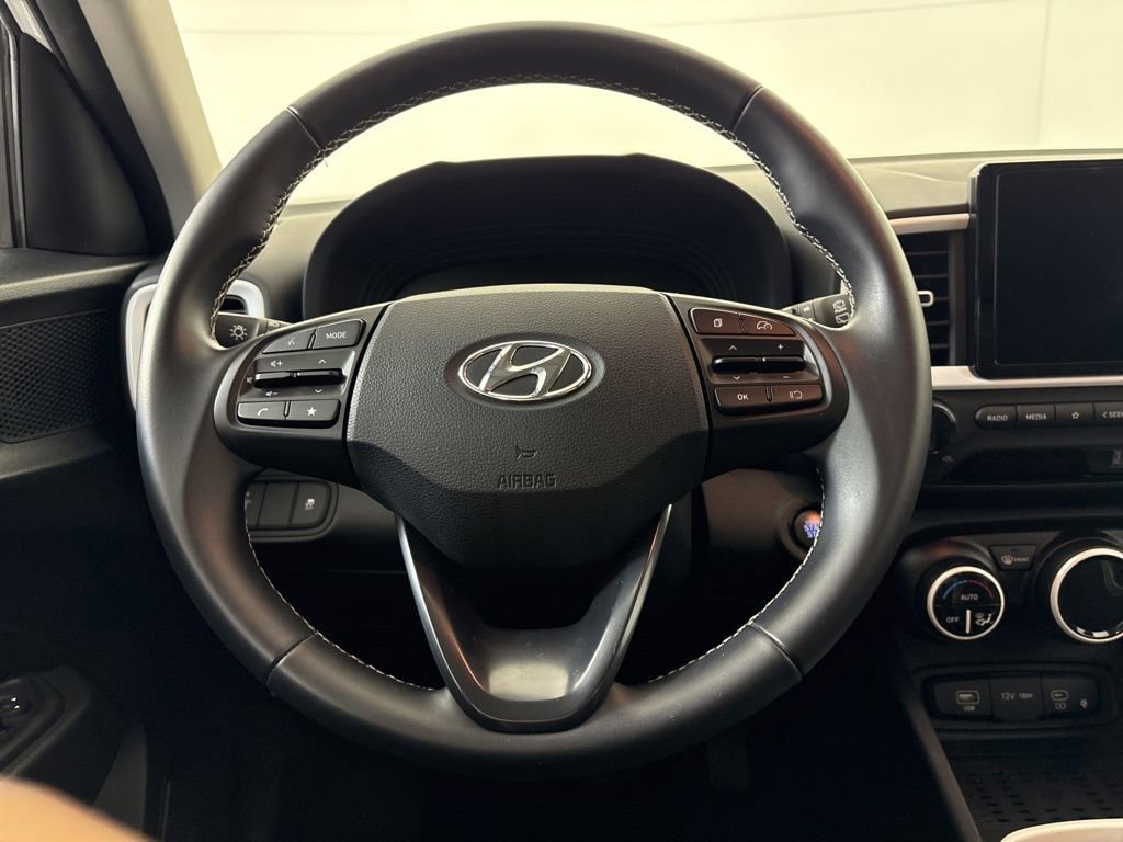 Used 2023 Hyundai Venue Limited w/ Cargo Package image 20