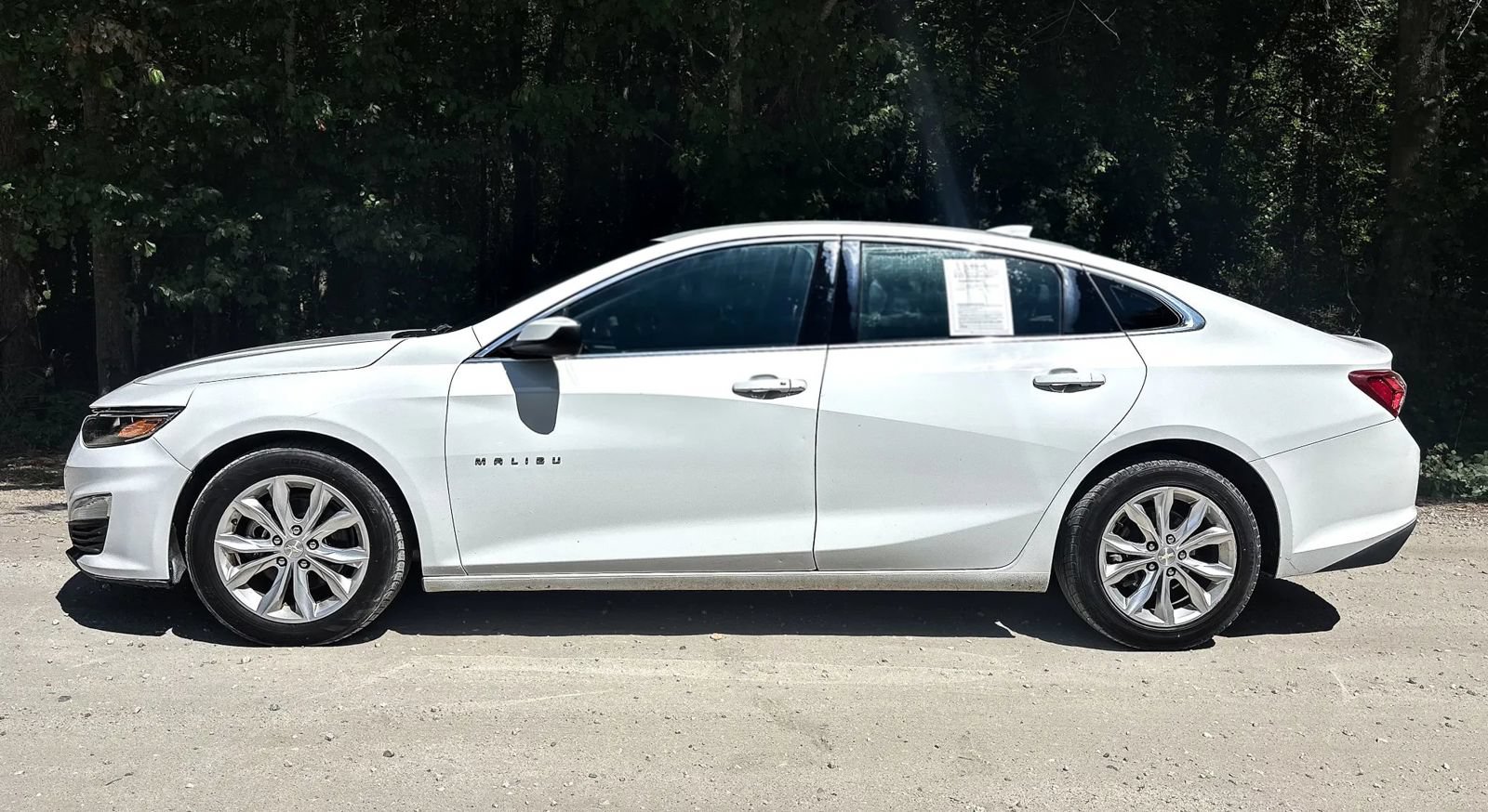 Used 2020 Chevrolet Malibu LT FWD image 2