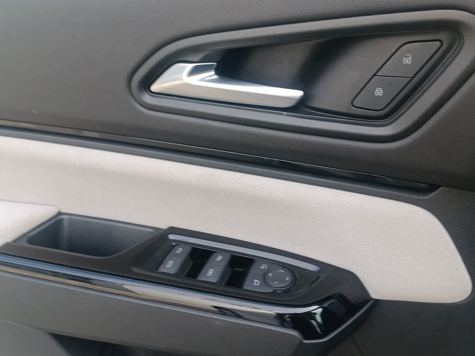 Used 2024 Honda Prologue EX image 15