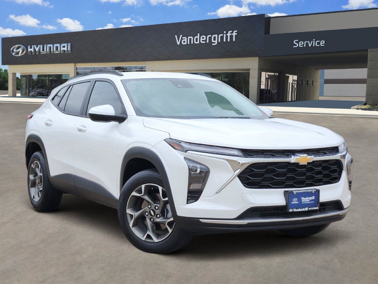 Used 2024 Chevrolet Trax LT w/ Driver Confidence Package FWD image 1