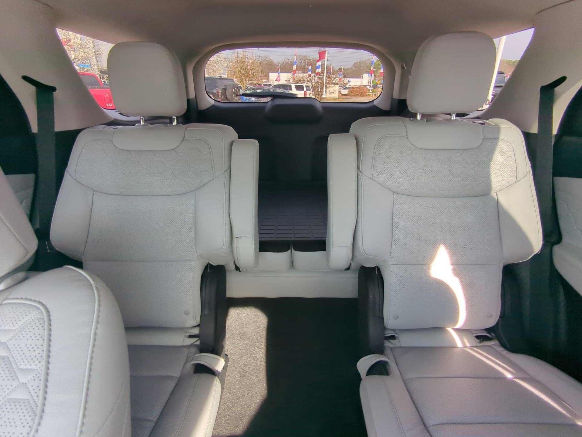 Used 2025 Ford Explorer Platinum w/ Ultimate Package image 24