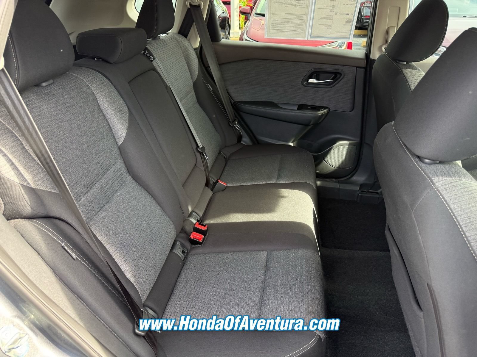 Used 2023 Nissan Rogue SV FWD image 13