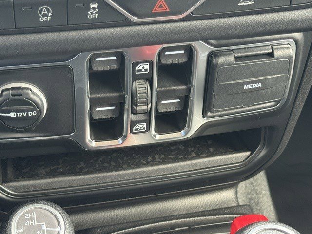 New 2025 Jeep Wrangler Sahara image 22