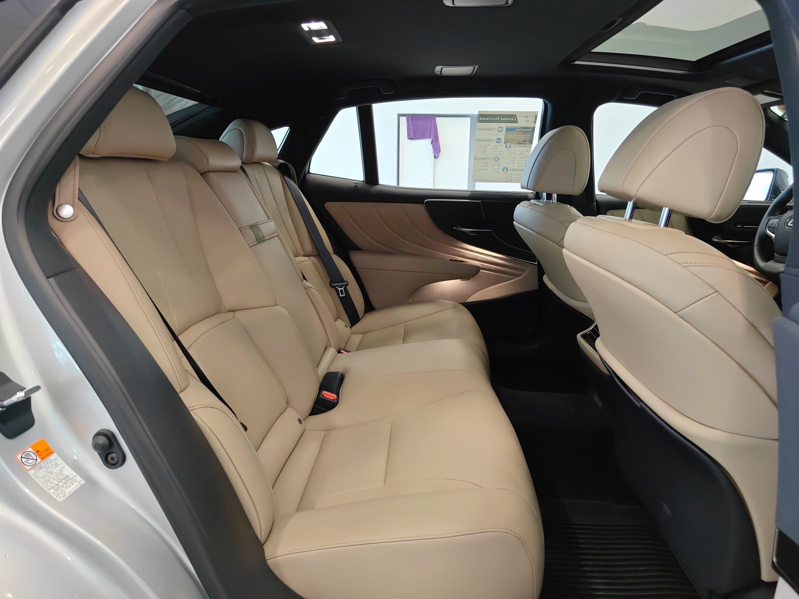 Used 2024 Lexus LS 500 RWD image 17