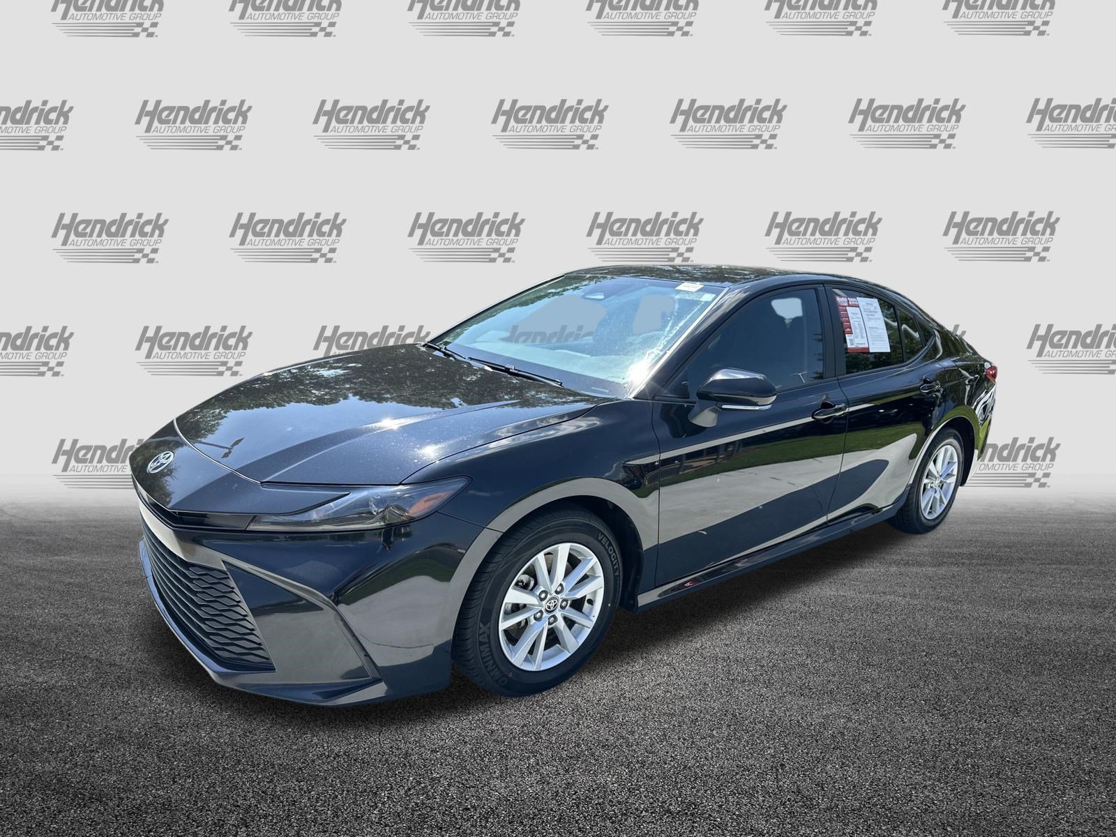 Used 2025 Toyota Camry LE w/ Convenience Package FWD image 5
