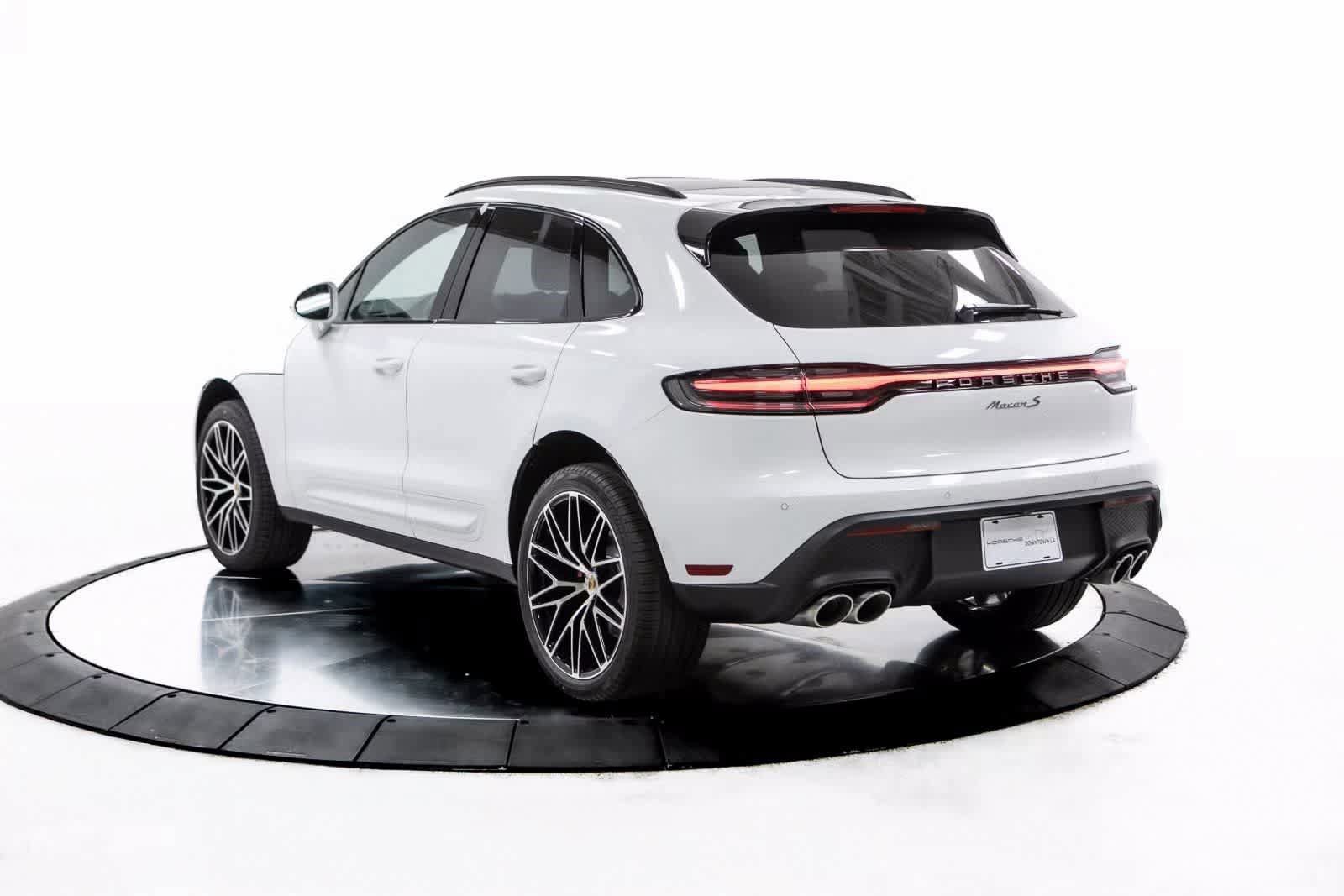 Certified 2025 Porsche Macan S image 3