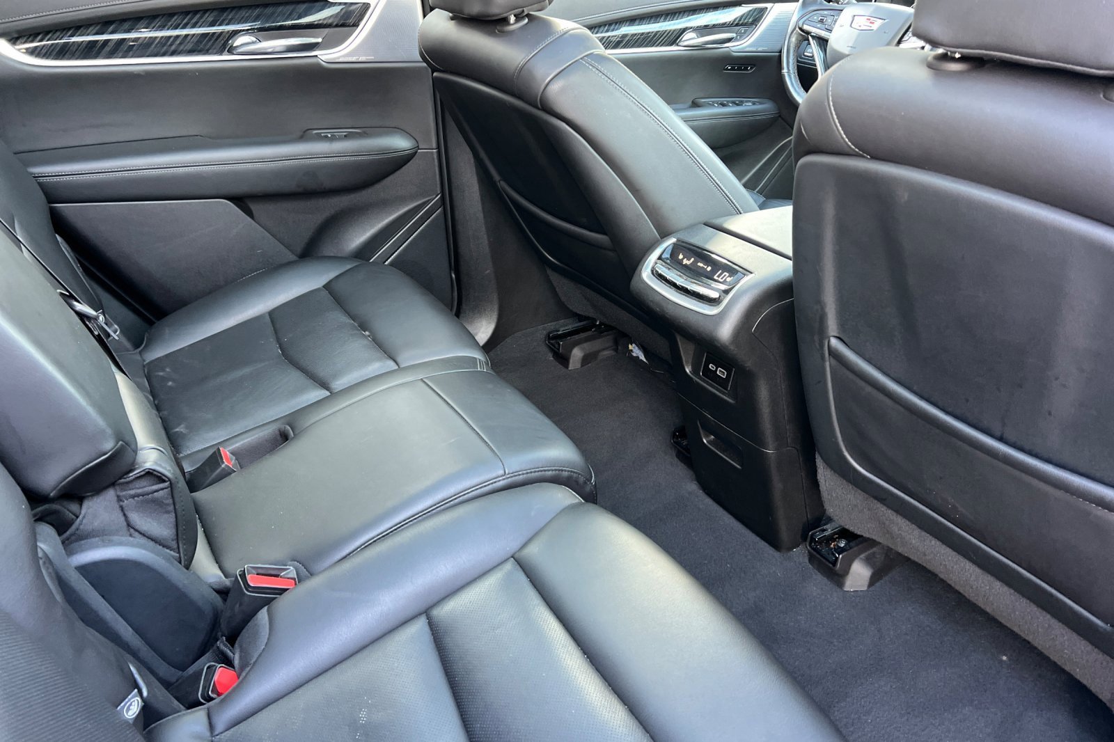 Used 2023 Cadillac XT6 Premium Luxury image 18