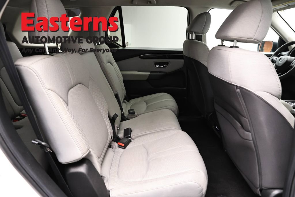 Used 2023 Honda Pilot LX image 22