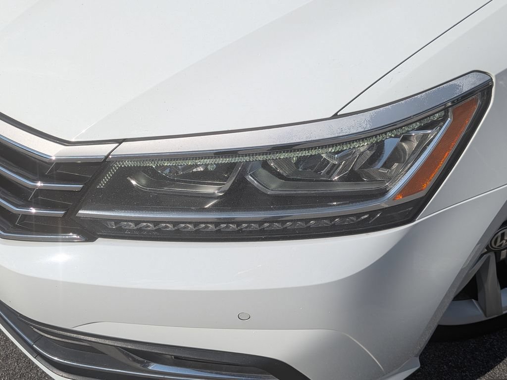 Used 2017 Volkswagen Passat 1.8T SE FWD image 5