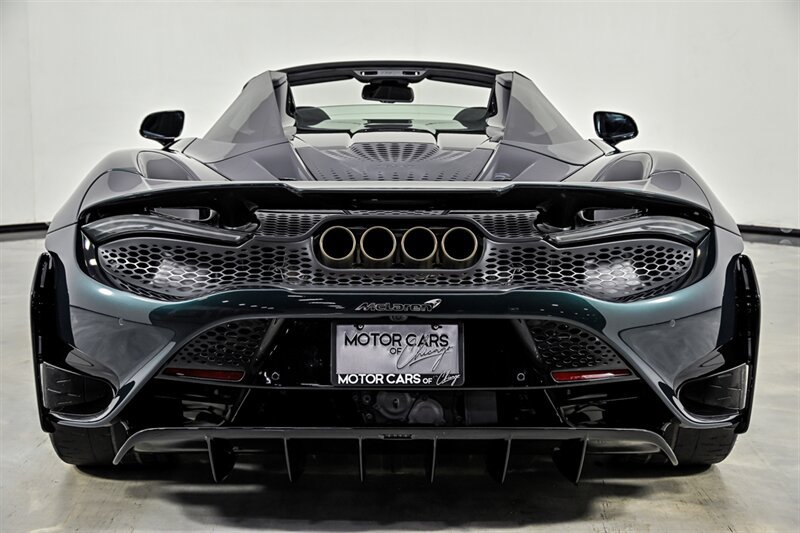 Used 2022 McLaren 765LT RWD image 15