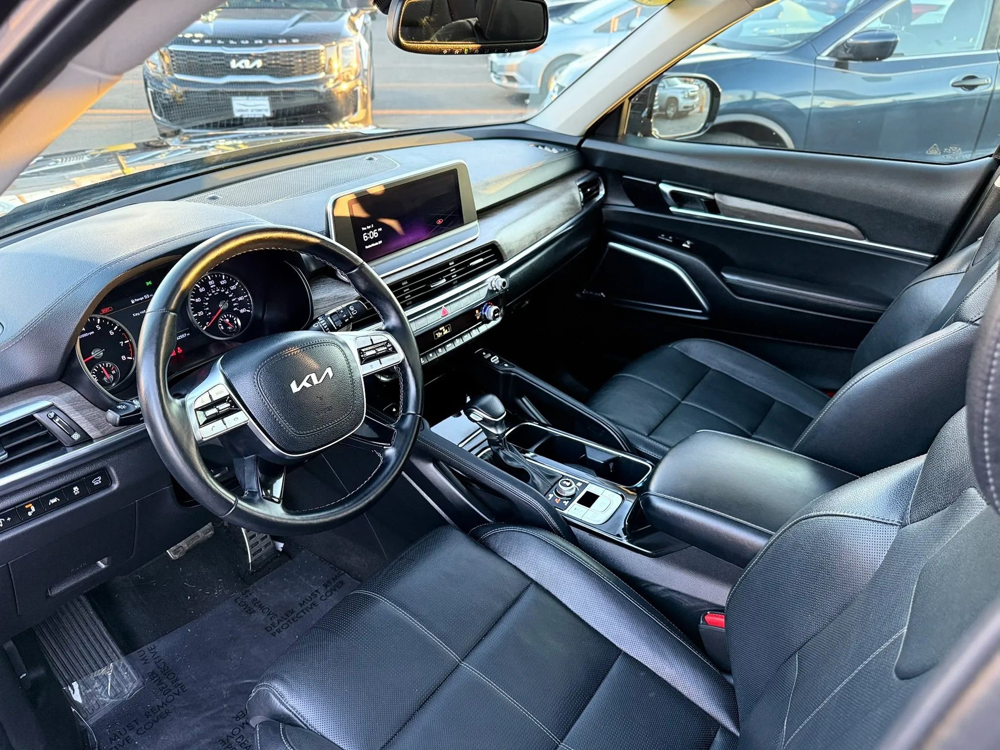 Used 2022 Kia Telluride SX w/ Nightfall Edition Package image 11