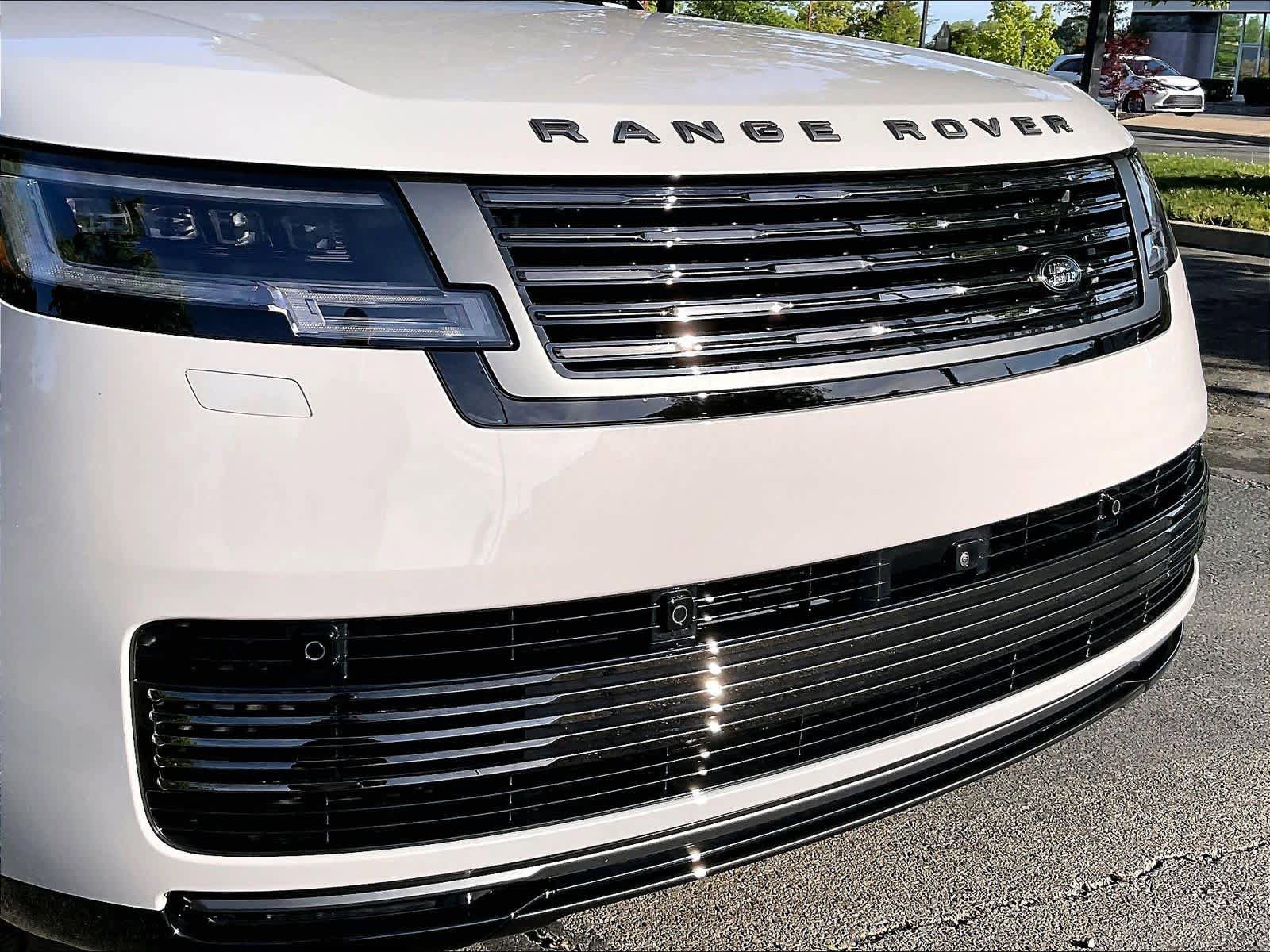 New 2026 Land Rover Range Rover SV AWD/4WD image 34