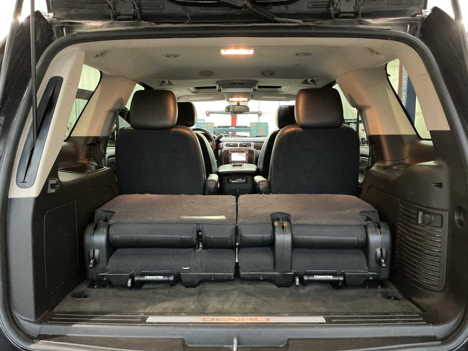 Used 2013 GMC Yukon Denali image 32