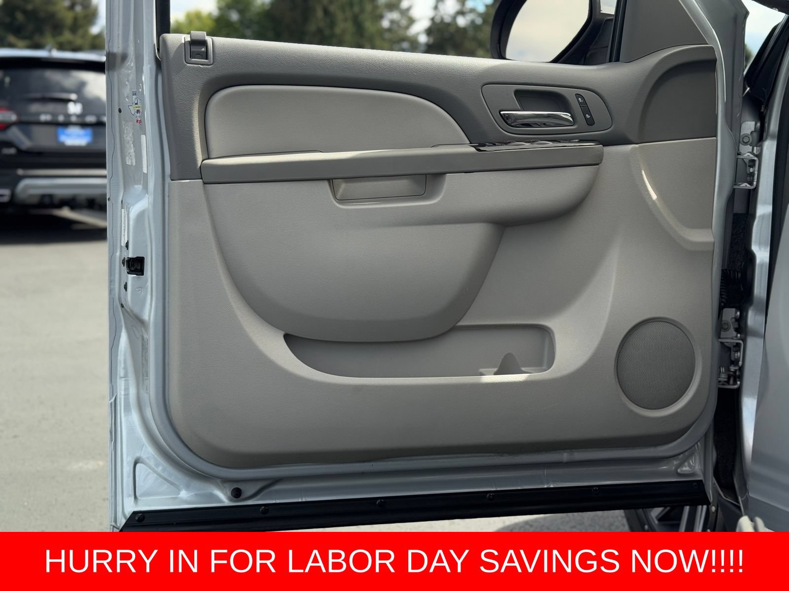 Used 2014 Chevrolet Suburban LT AWD/4WD image 14