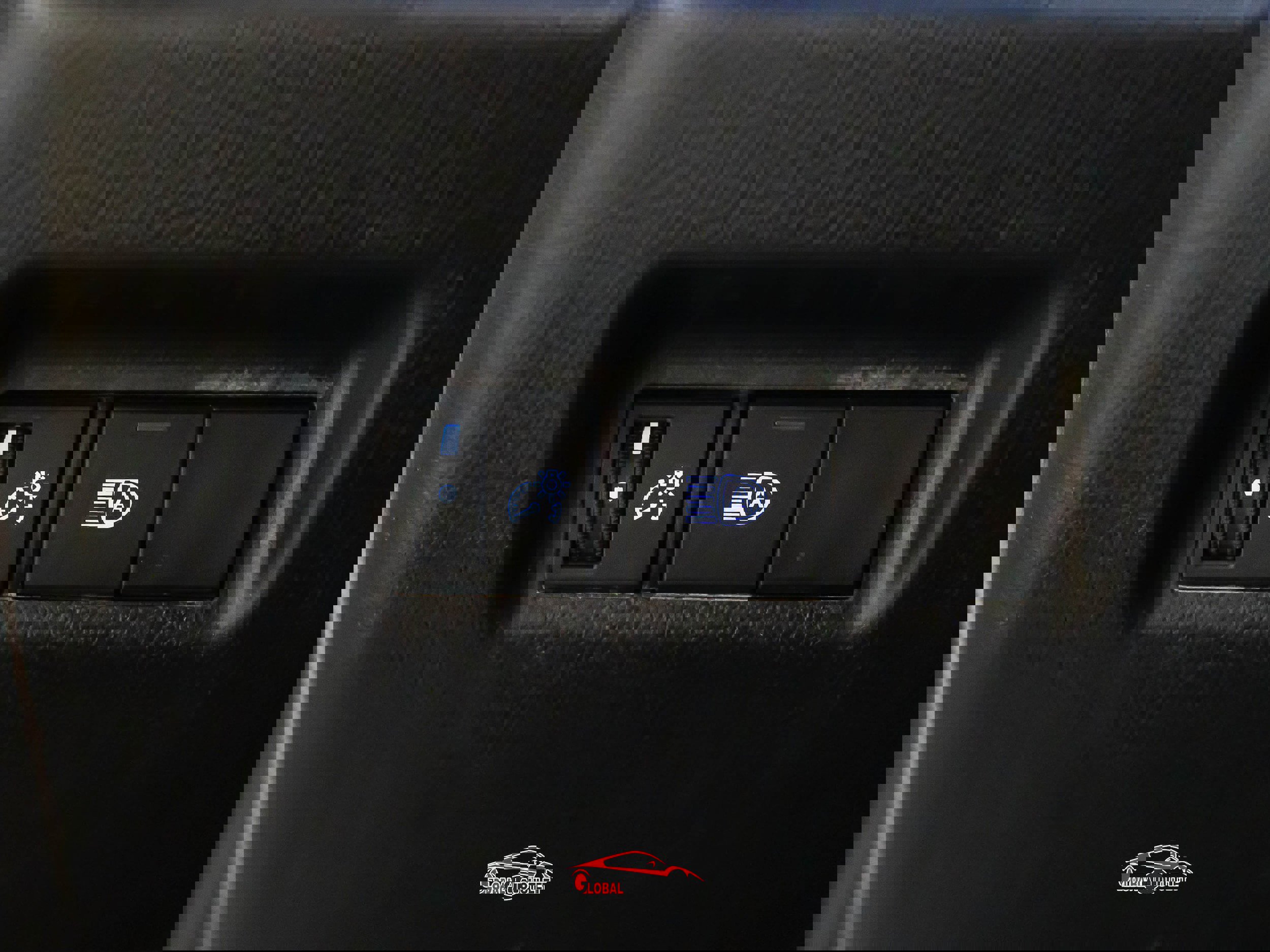 Used 2020 Toyota RAV4 LE image 35