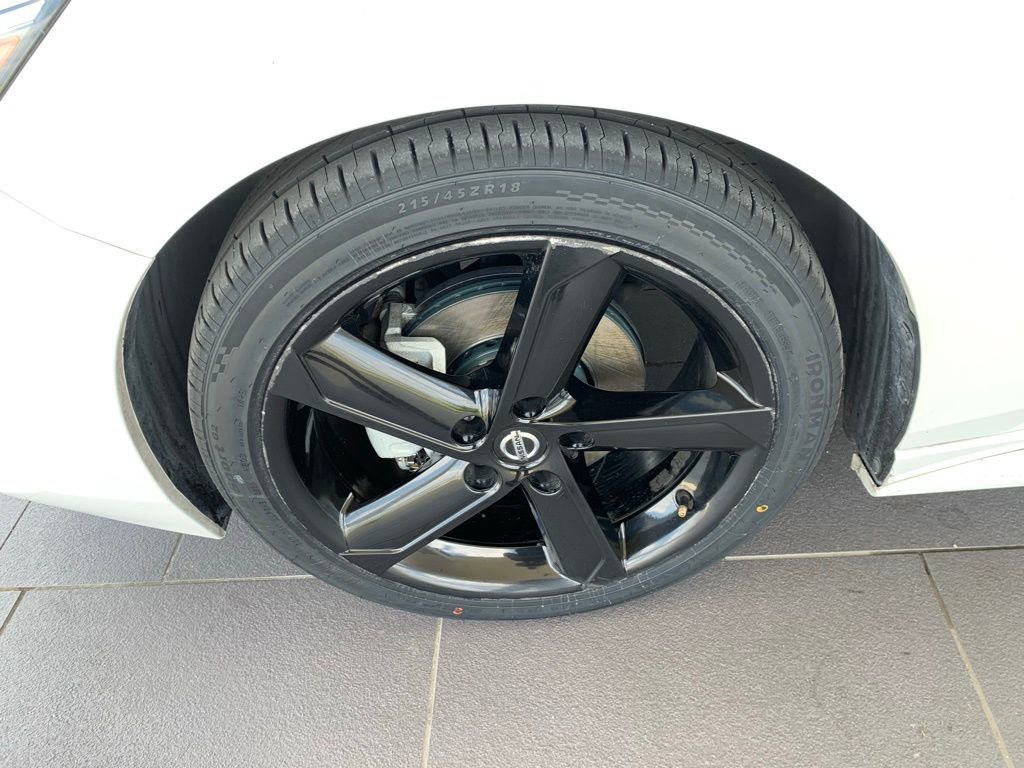 Used 2022 Nissan Sentra SR FWD image 11