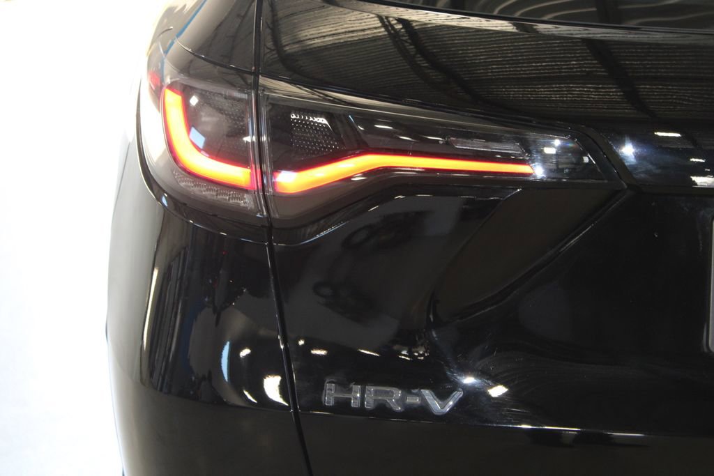 Certified 2025 Honda HR-V LX image 36