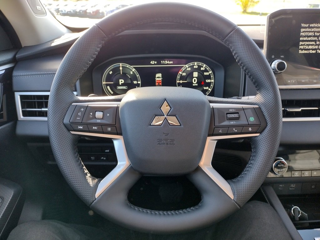 New 2025 Mitsubishi Outlander SE image 7