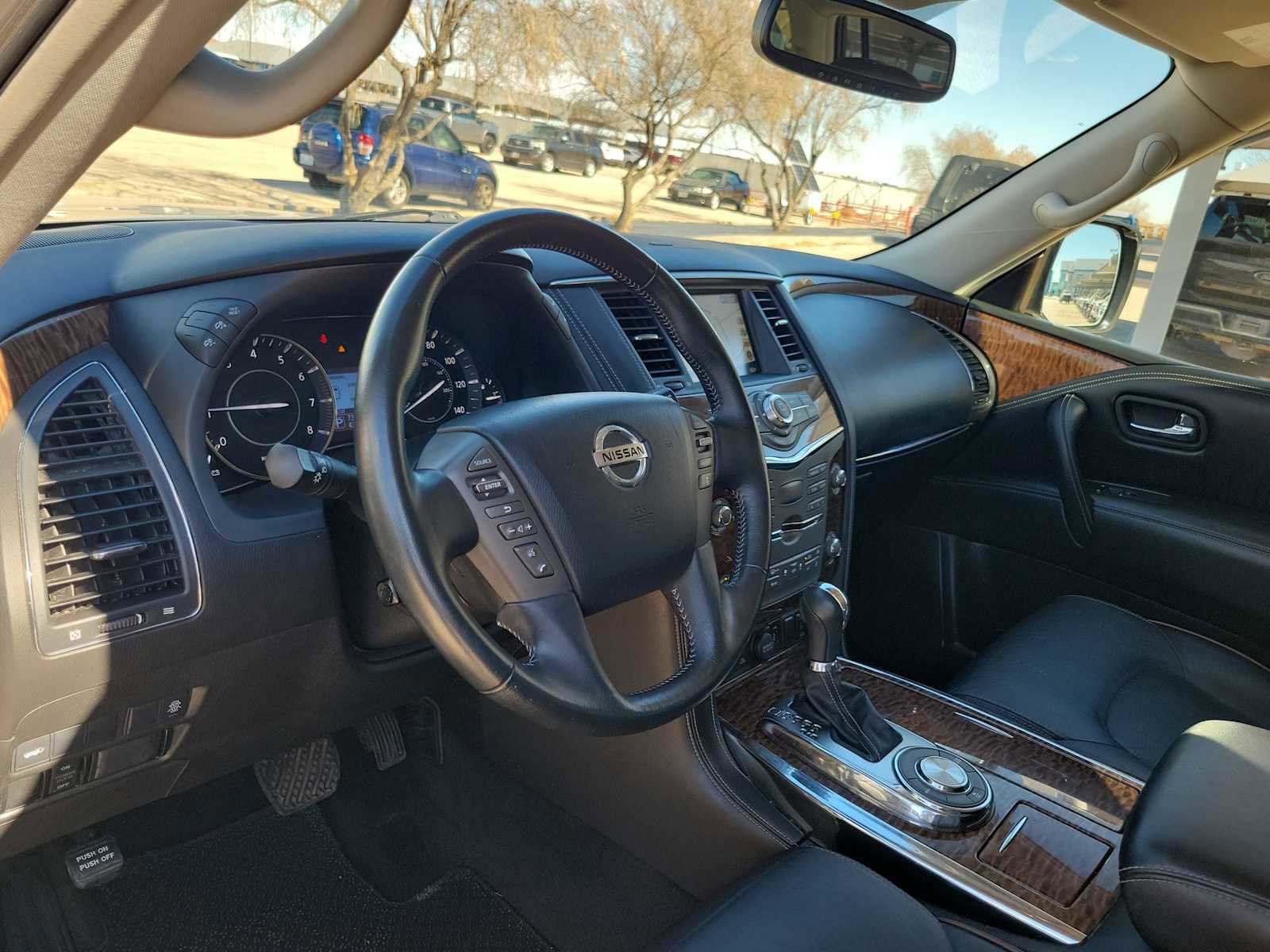 Used 2020 Nissan Armada SL image 2