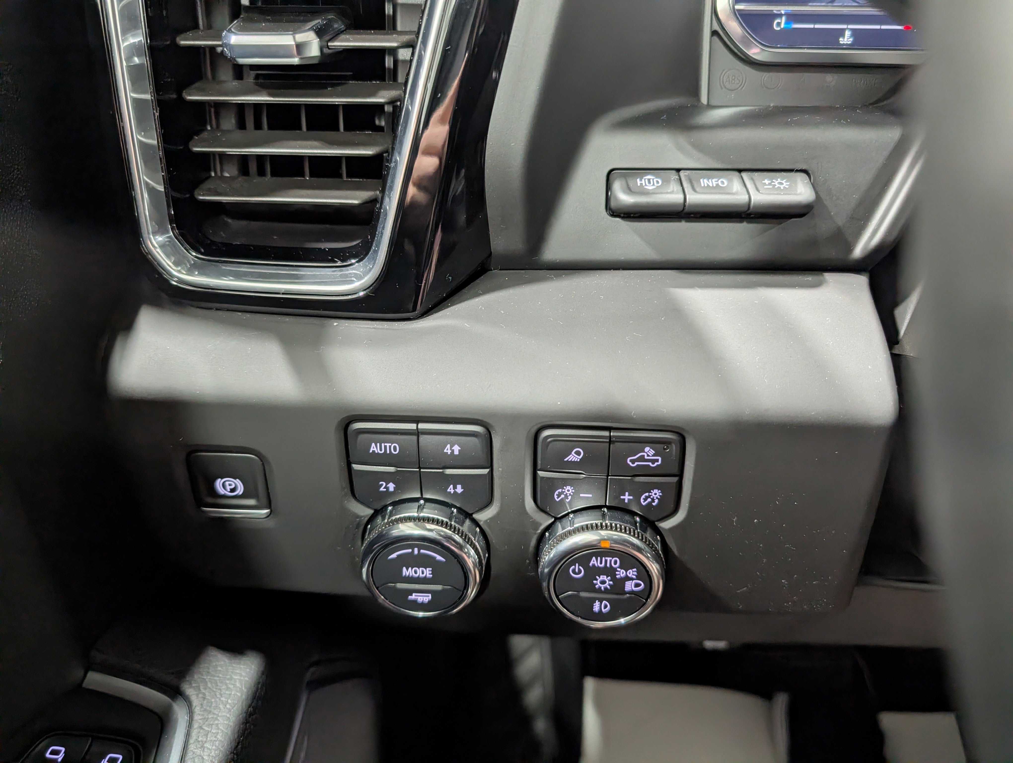Used 2025 GMC Sierra 1500 Denali w/ Denali Reserve Package image 24