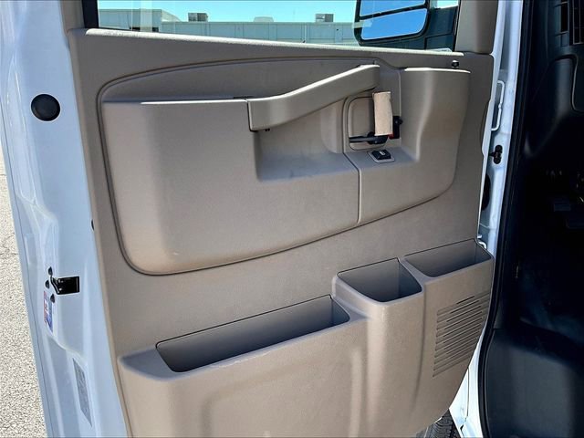 New 2026 Chevrolet Express 2500 RWD image 18