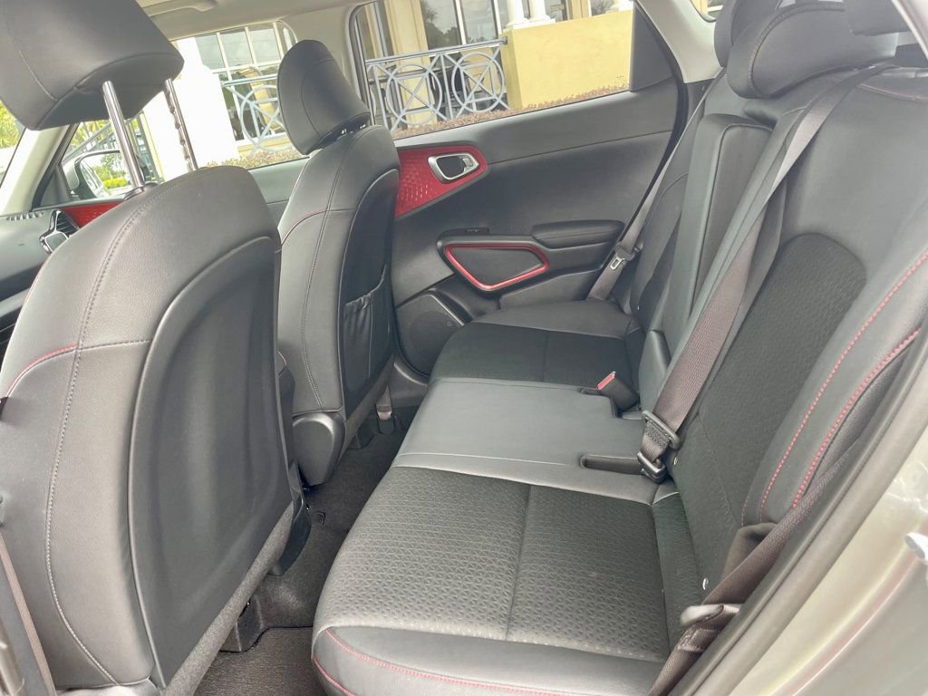 Used 2025 Kia Soul GT-Line image 12