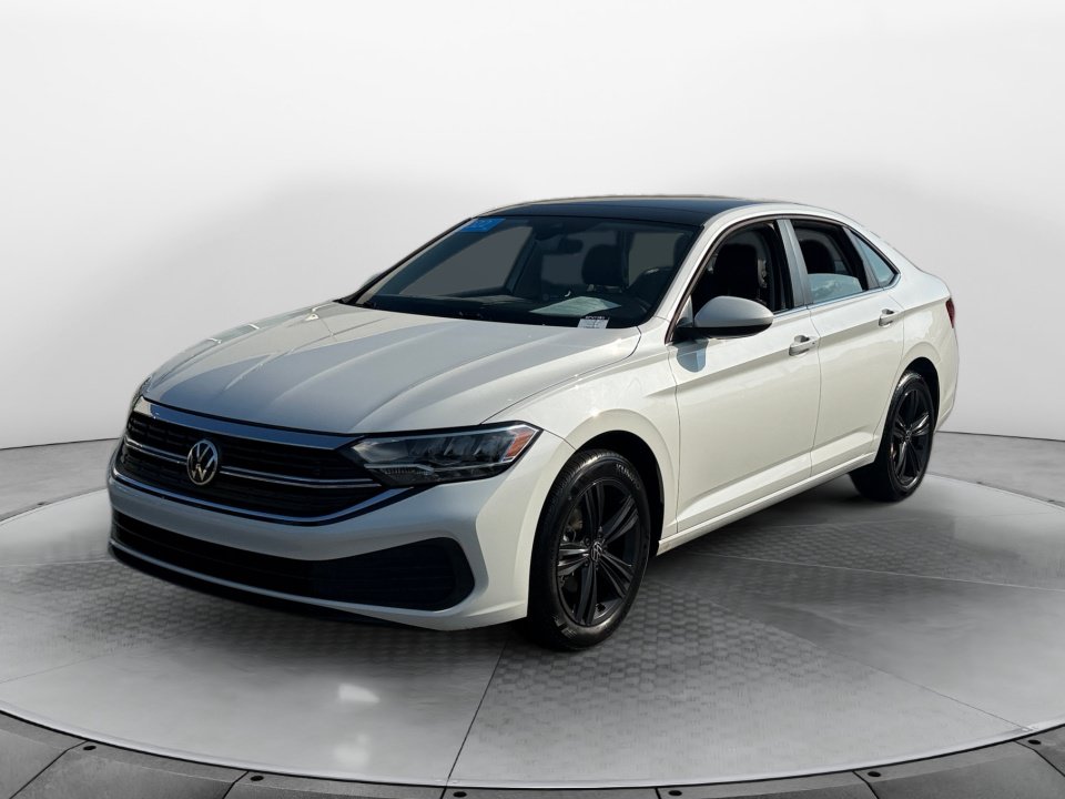 Certified 2022 Volkswagen Jetta SE FWD image 3