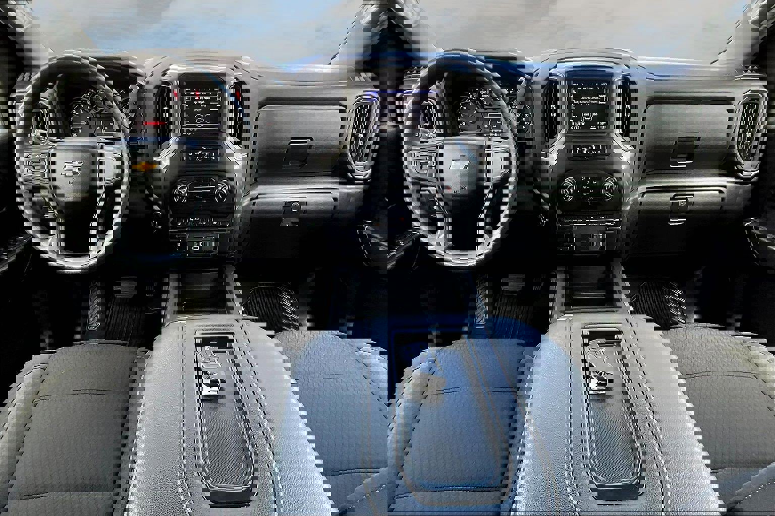 Used 2025 Chevrolet Silverado 2500 Custom w/ Custom Value Package image 8