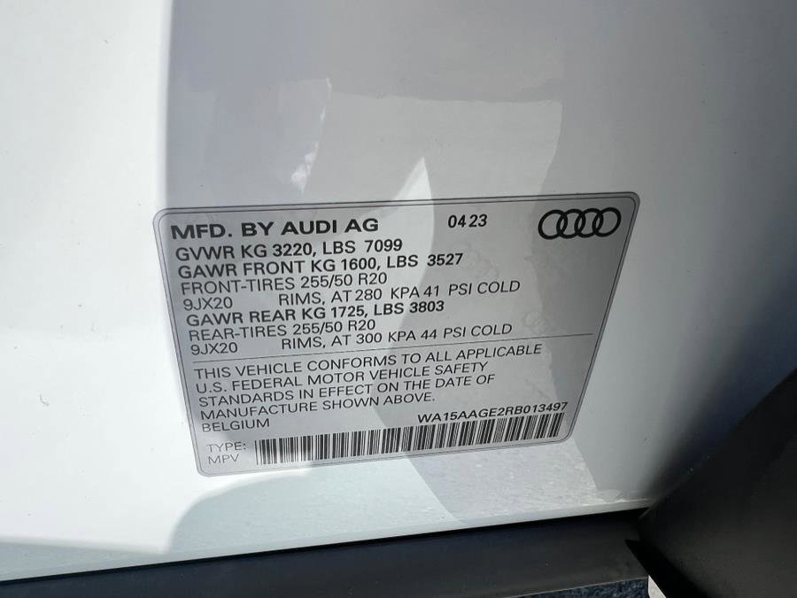 Used 2024 Audi Q8 e-tron Premium Plus w/ Premium Plus Package image 58
