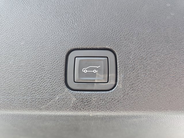 Used 2025 Cadillac XT6 Premium Luxury w/ LPO, Floor Liner Package image 14