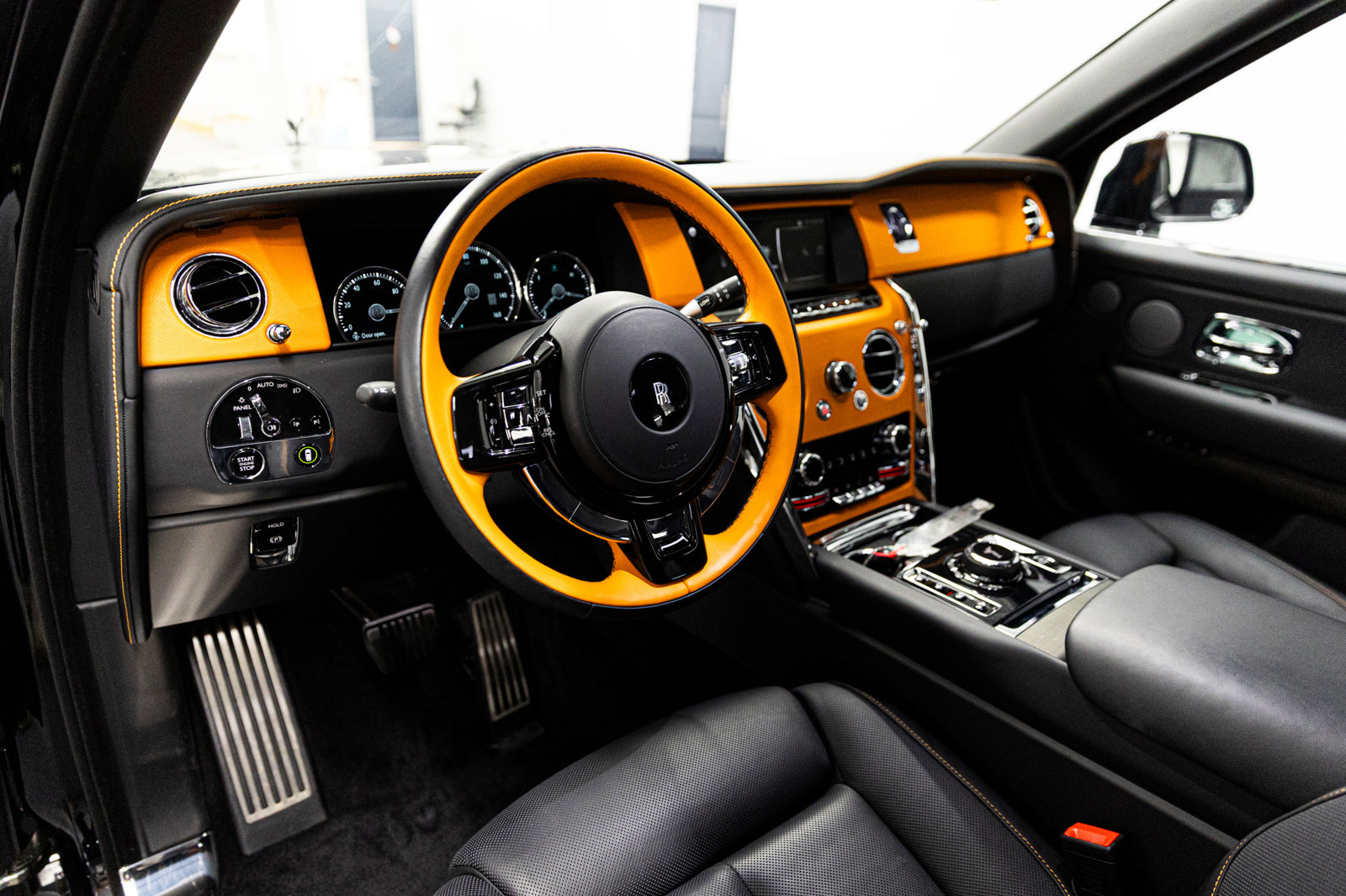 Certified 2024 Rolls-Royce Cullinan image 28