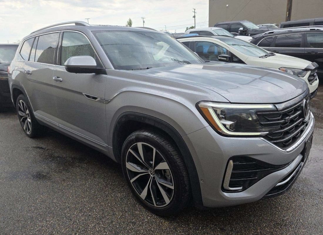 Used 2026 Volkswagen Atlas SEL Premium R-Line AWD/4WD image 4