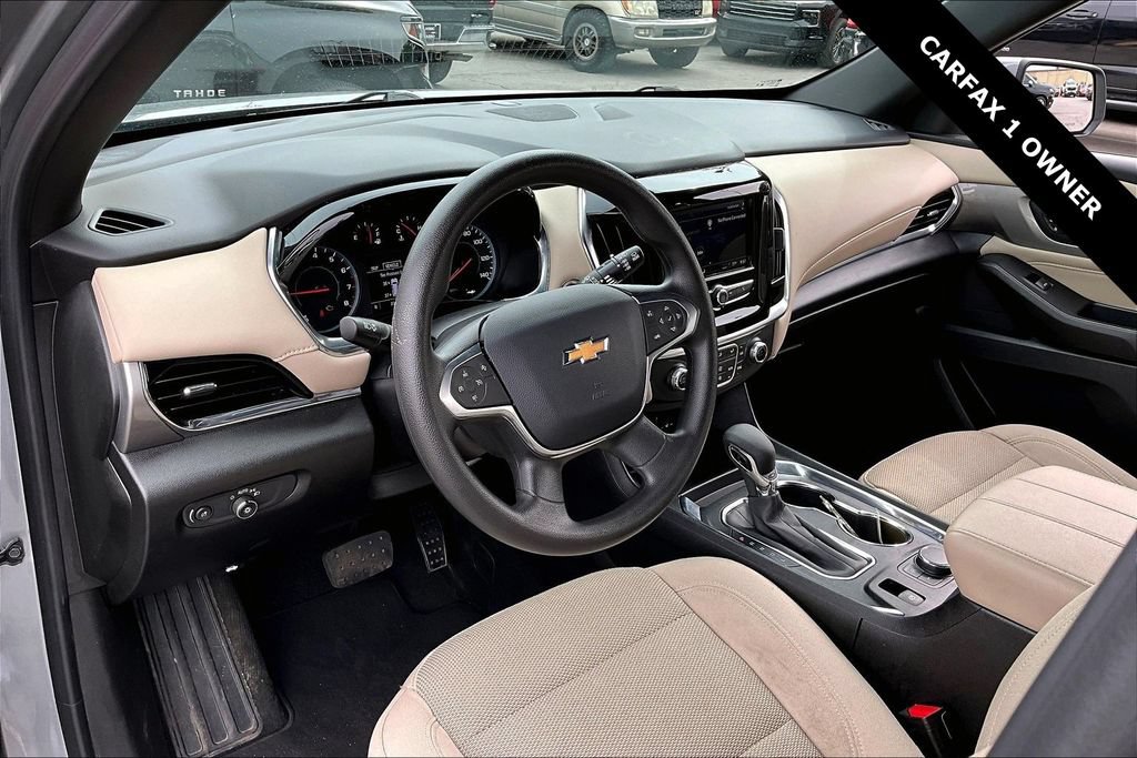 Used 2023 Chevrolet Traverse LS w/ Safety Package FWD image 6