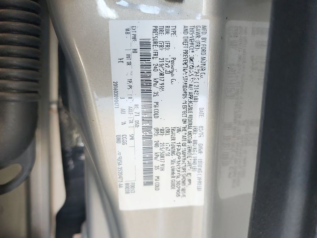 Used 2016 Ford Focus Titanium image 31