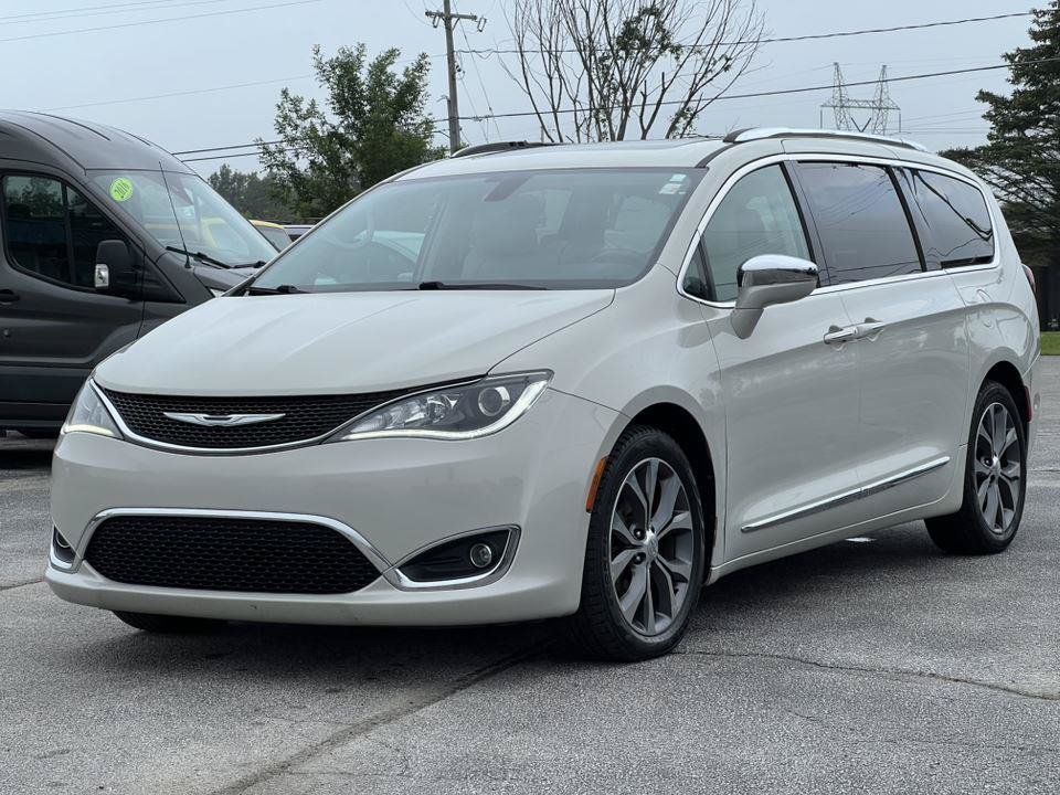 Used 2017 Chrysler Pacifica Limited w/ UConnect Theater Package FWD image 2