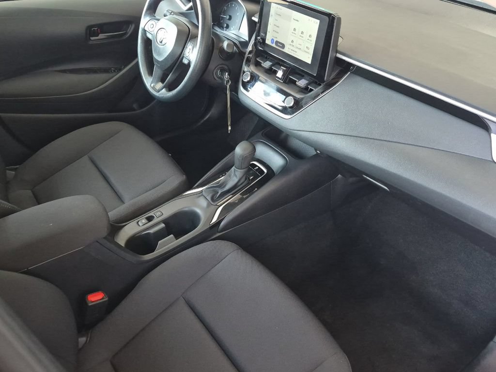 Used 2025 Toyota Corolla LE FWD image 15