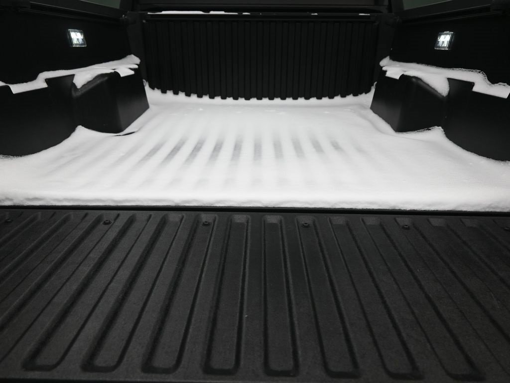 Used 2024 Toyota Tacoma TRD Off-Road image 32