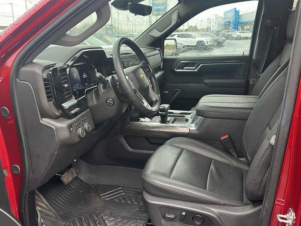 Used 2026 Chevrolet Silverado 1500 LTZ w/ LTZ Premium Package AWD/4WD image 8