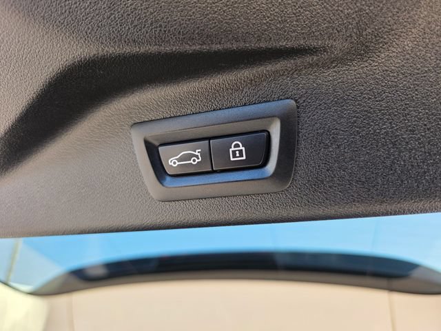Used 2021 BMW X7 xDrive40i w/ Premium Package AWD/4WD image 15