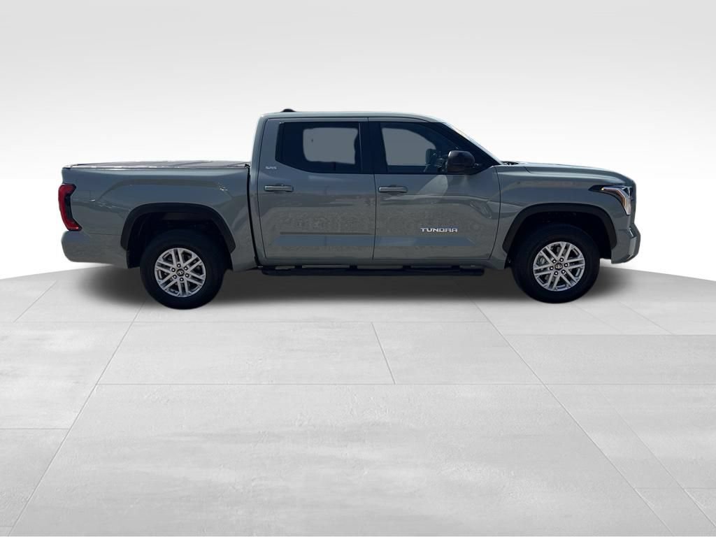 Used 2025 Toyota Tundra SR5 w/ SR5 Premium Package AWD/4WD image 8