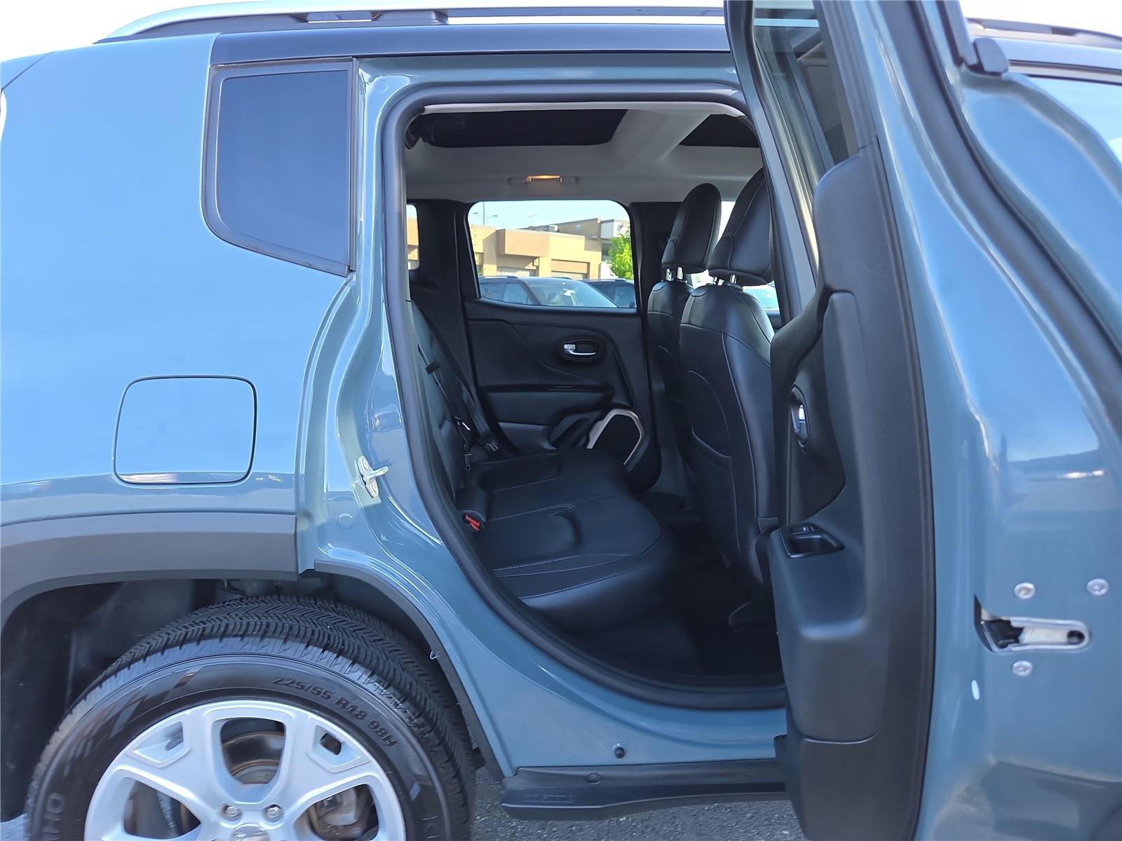 Used 2017 Jeep Renegade Limited AWD/4WD image 33
